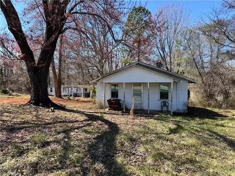 8213 Austin Traphill Rd, Elkin, NC 28621