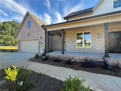 5612 Atando Dr, Summerfield, NC 27358