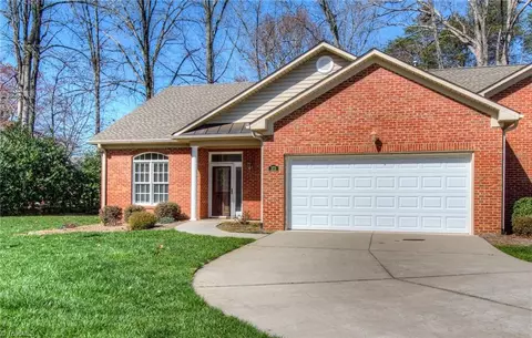 373 Northbridge Dr, High Point, NC 27265