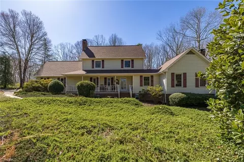 2866 Hickory Dr, Asheboro, NC 27205