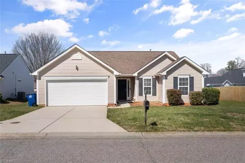 3433 Royal Highland Dr, Winston Salem, NC 27107