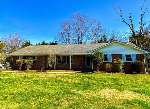 1620 Main St N, Mount Airy, NC 27030