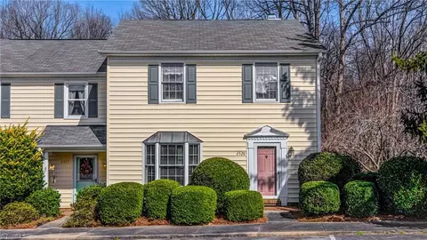2520 Cottage Pl, Greensboro, NC 27455