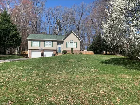 206 Forest Oaks Dr, Hays, NC 28635