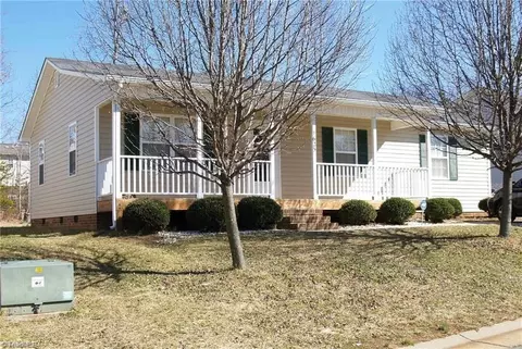 1625 Hill Ct, Winston Salem, NC 27107