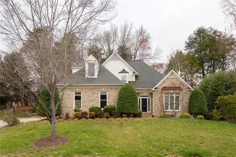 3508 Timberoak Dr, Greensboro, NC 27410