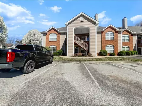 2680 Ingleside Dr #1A, High Point, NC 27265