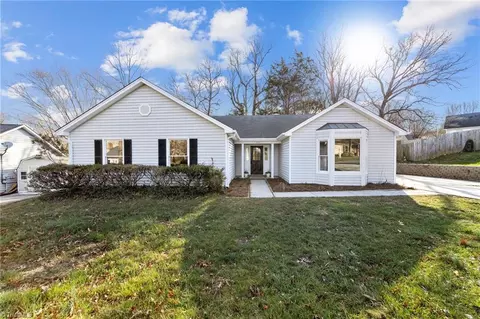 1704 Foxhall Ln, Greensboro, NC 27410