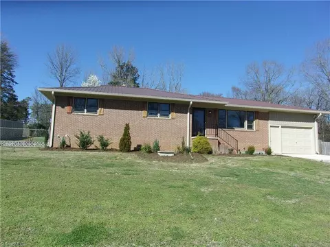 Exterior - 183 Richview Cir, High Point, NC 27265 photo 6 of 9