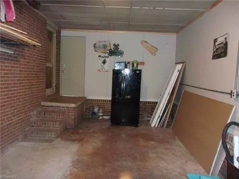 Living - 183 Richview Cir, High Point, NC 27265 photo 1 of 1