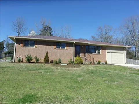 Exterior - 183 Richview Cir, High Point, NC 27265 photo 7 of 9