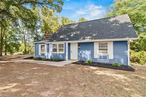 131 Sparrow Rd, Eden, NC 27288