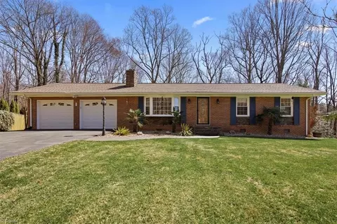 177 Pioneer Dr, Mount Airy, NC 27030