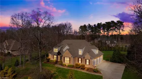 7810 Charles Place Dr, Kernersville, NC 27284
