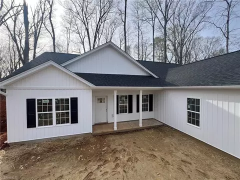 138 Carolina Ave, Mocksville, NC 27028