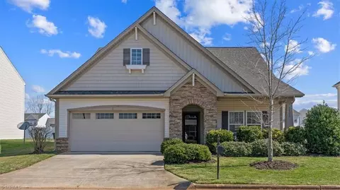5520 Oak Gate Dr, Greensboro, NC 27405