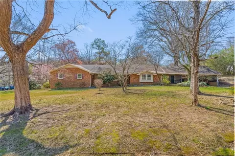 1714 Stratford Rd, Burlington, NC 27217