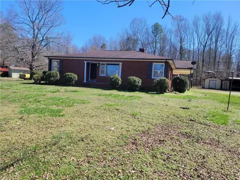 6978 Holly Grove Rd, Thomasville, NC 27360