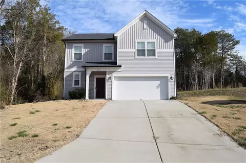 2913 Dallas Ct, Winston Salem, NC 27107
