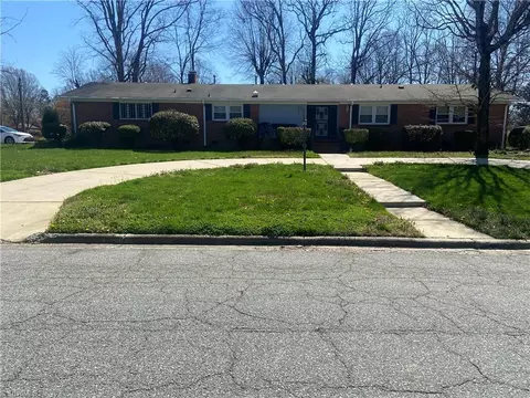 2204 New Castle Rd, Greensboro, NC 27406