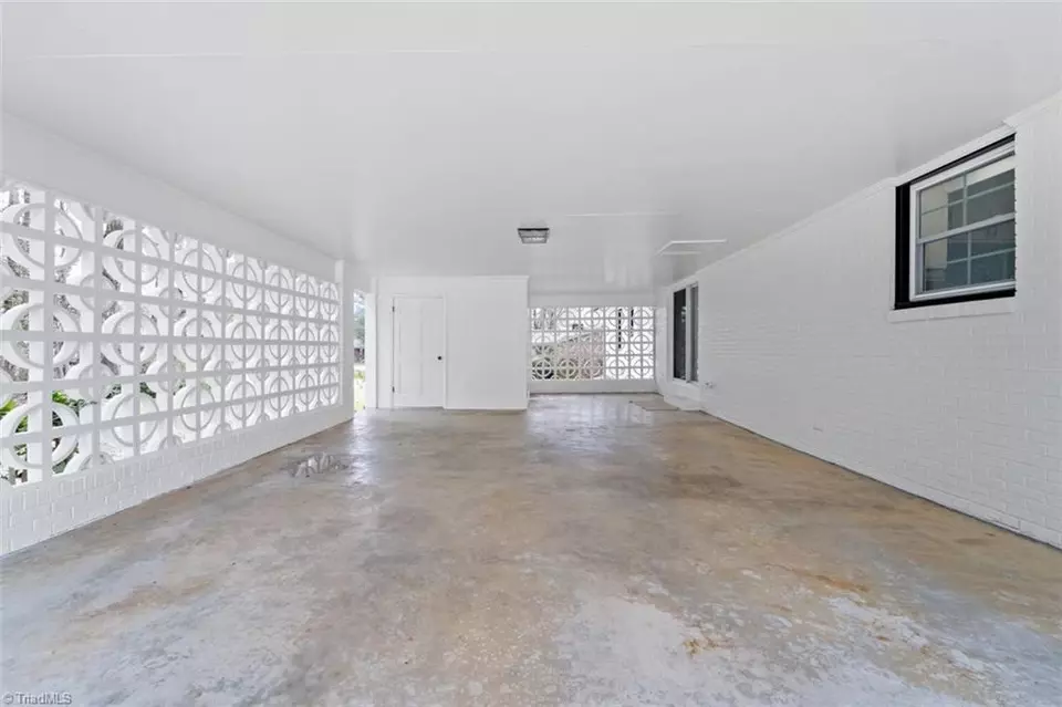 1295 Old Salem Rd, Kernersville, NC 27284 35 Photos Movoto