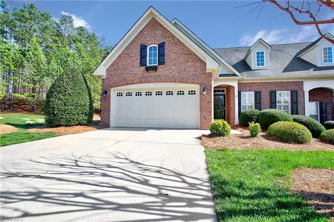 201 Kinloch Dr, Winston Salem, NC 27107