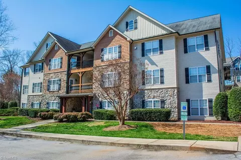 4752 1a Tatton Park Cir, Winston Salem, NC 27103