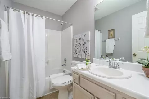 Bath - 2936 Eagle Pointe Dr, High Point, NC 27265 photo 1 of 2