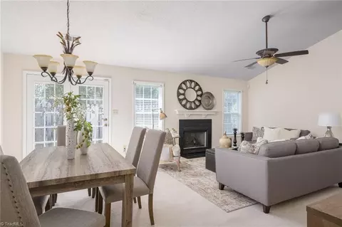 Dining - 2936 Eagle Pointe Dr, High Point, NC 27265 photo 3 of 3