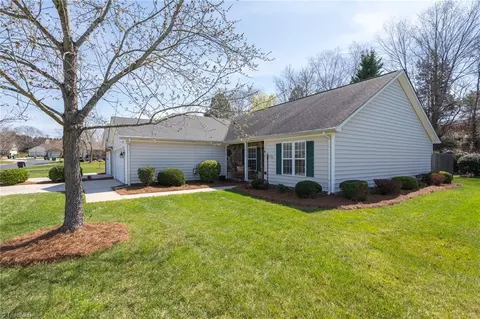 Exterior - 2936 Eagle Pointe Dr, High Point, NC 27265 photo 2 of 5