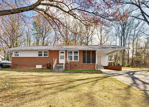 2005 Random Dr, Greensboro, NC 27407