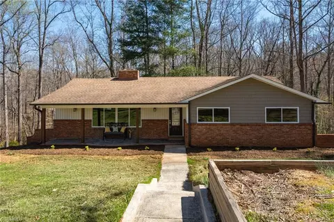 1279 Marlborough Ln, Winston Salem, NC 27105
