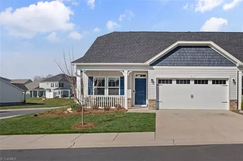 1623 Coopers Hawk Dr, Kernersville, NC 27284
