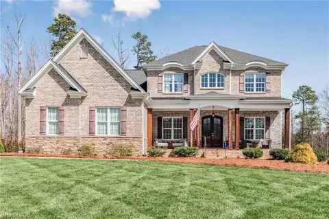 5592 Salem View Rd, Pfafftown, NC 27040