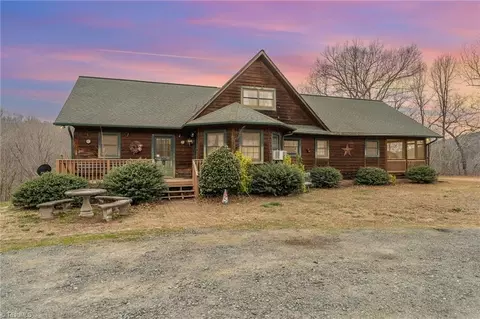 1155 Mary Ann Rd, Walnut Cove, NC 27052