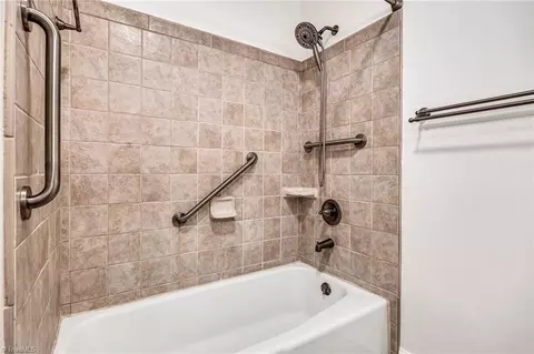 Bath - 3701 Rolling Rd, High Point, NC 27265 photo 3 of 4