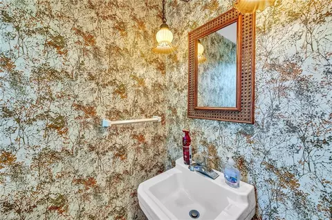 Bath - 3701 Rolling Rd, High Point, NC 27265 photo 4 of 4