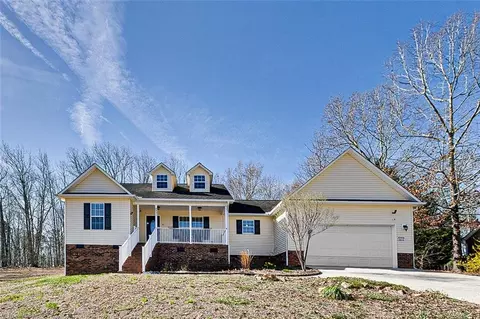 4951 Creeks Crossing Rd, Asheboro, NC 27205