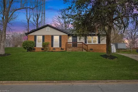 4316 Bramlet Pl, Greensboro, NC 27407