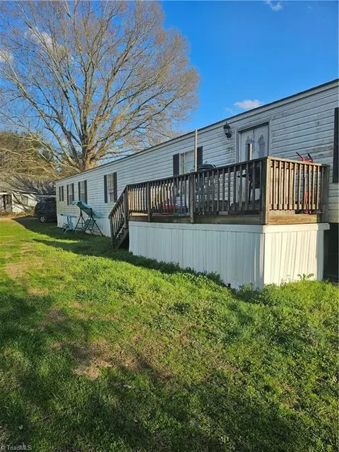 7950 Old Lexington Rd, Winston Salem, NC 27107