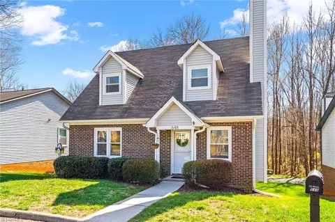 648 Lantern Ridge Dr, Winston Salem, NC 27104