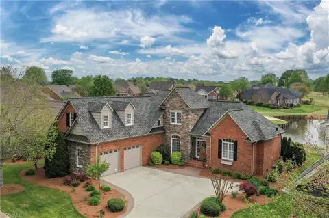252 Sycamore Ridge Dr, Bermuda Run, NC 27006