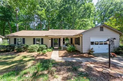 5420 Ropley Dr, Greensboro, NC 27455