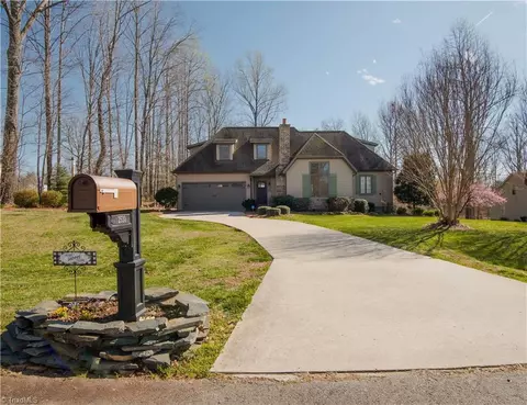 2530 Whipporwill Ct, Rural Hall, NC 27045