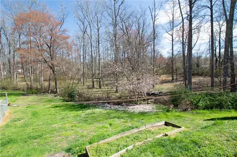 Exterior - 814 Ernest Ct, High Point, NC 27263 photo 9 of 9