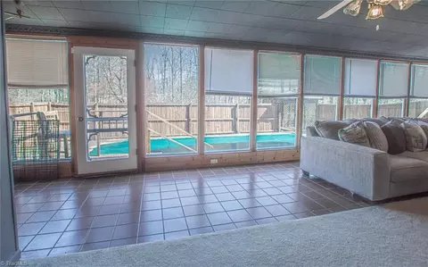 Exterior - 814 Ernest Ct, High Point, NC 27263 photo 2 of 9