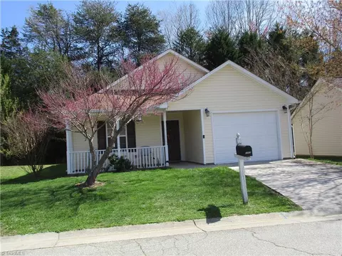 3465 Tinley Park Dr, Winston Salem, NC 27107