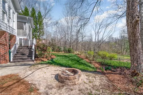 Exterior - 8068 Glengarriff Rd, Clemmons, NC 27012 photo 6 of 8