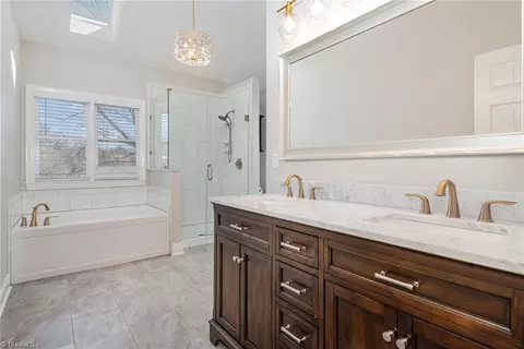 Bath - 8068 Glengarriff Rd, Clemmons, NC 27012 photo 3 of 4