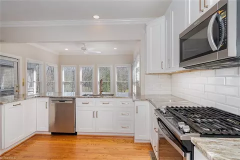 Kitchen - 8068 Glengarriff Rd, Clemmons, NC 27012 photo 2 of 2